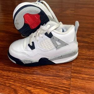 Toddler Jordan midnight 4s .. Size 8c.